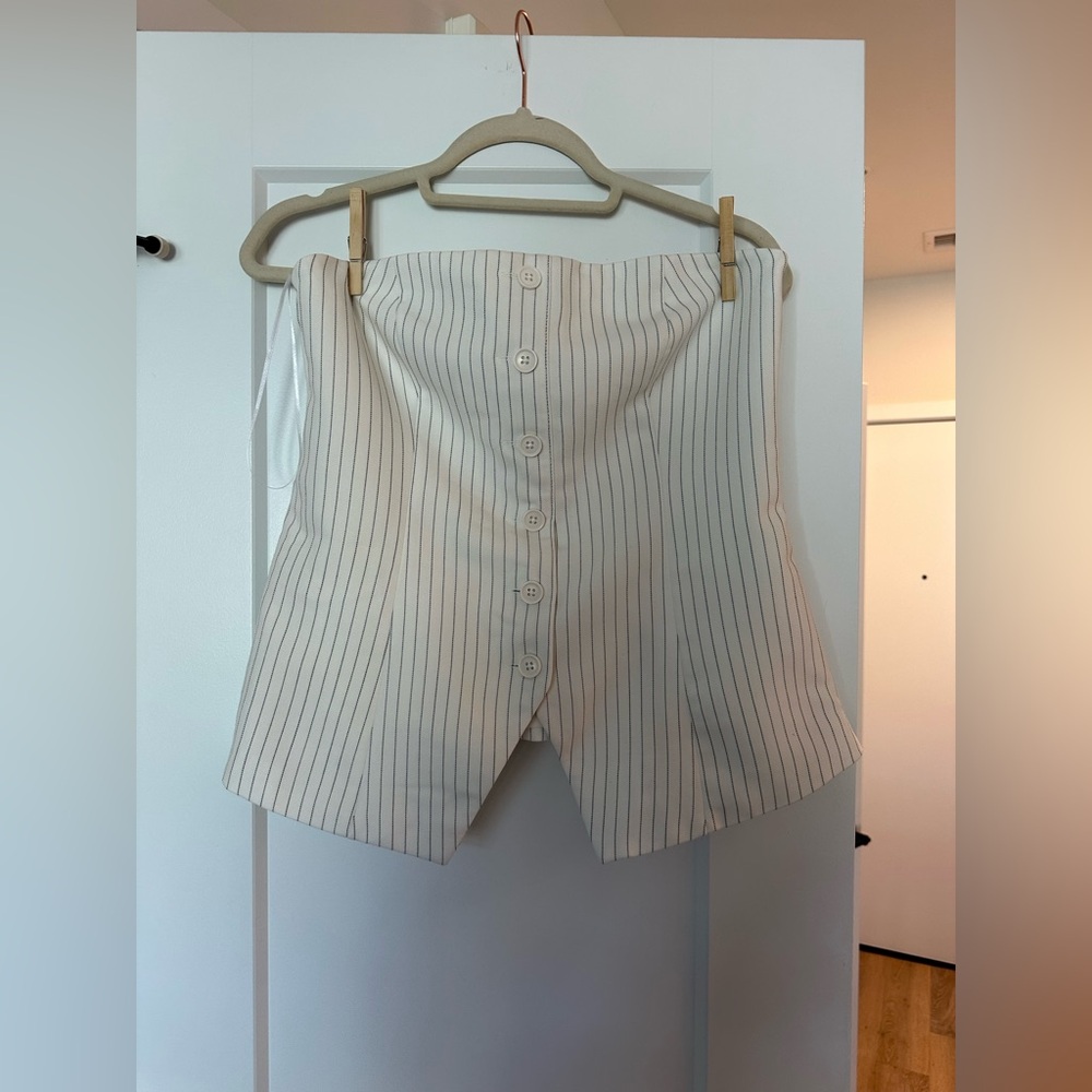 Abercrombie & Fitch White and Black Striped Top